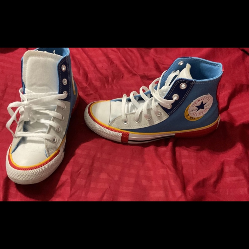 Converse - Picture 2 of 2